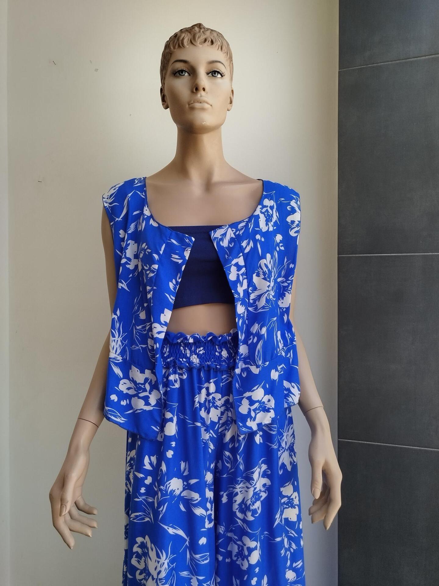 Γιλέκο Μπλε ηλεκτρίκ-Άσπρο . Γιλέκο Μπλε ηλεκτρίκ-Άσπρο .