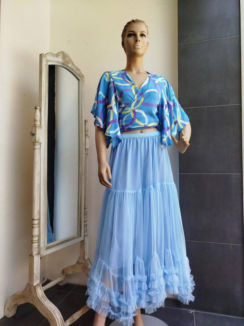 Μπλούζα Πόντσο Μαύρη με Άσπρη Δαντέλα.